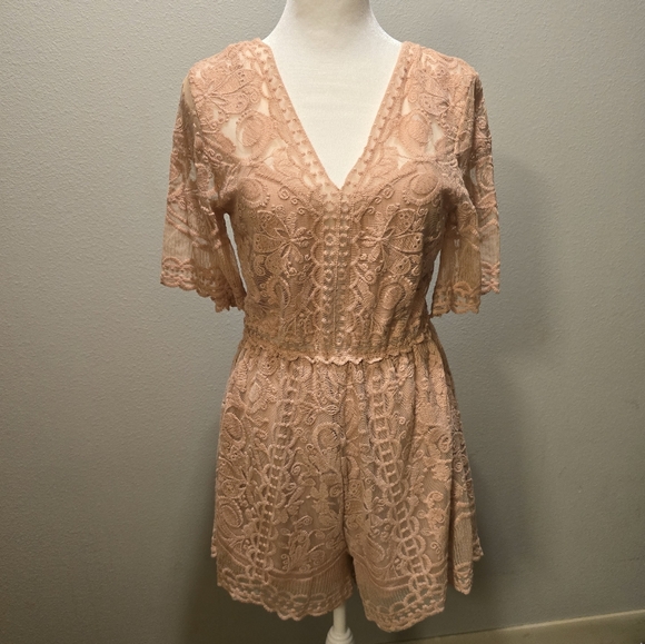 EUC Altar'd State Pink/Mauve/Dusty Rose Size Small Lace Boho Romper Cottagecore - Picture 2 of 6